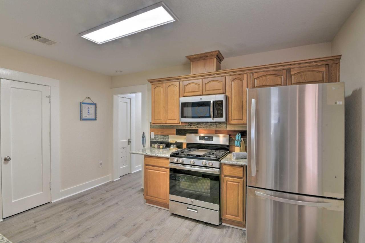 Bright Galveston Bungalow Half Mi To Pleasure Pier Екстериор снимка