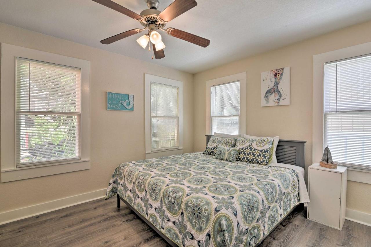 Bright Galveston Bungalow Half Mi To Pleasure Pier Екстериор снимка